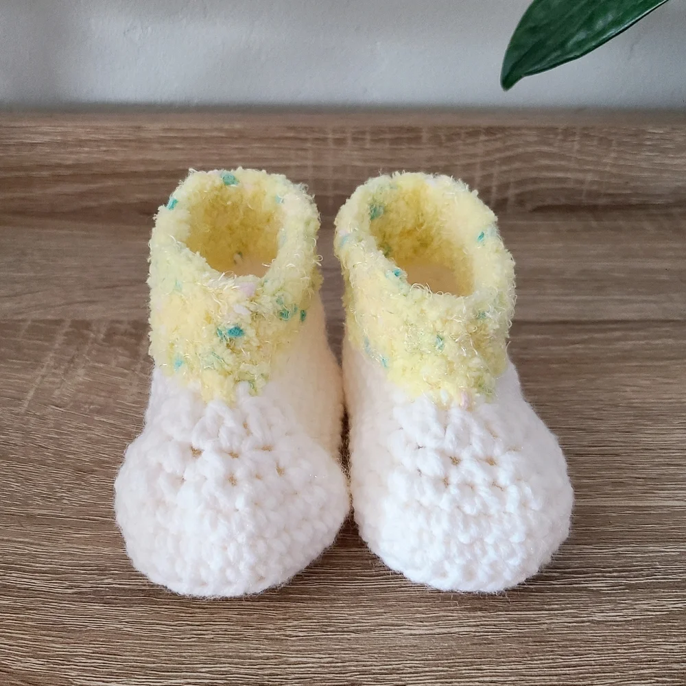Neutral baby booties, Handmade baby shoes, Baby boots, crochet crib shoes